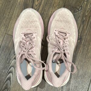 Hoka Clifton 9, size 7.5, pink